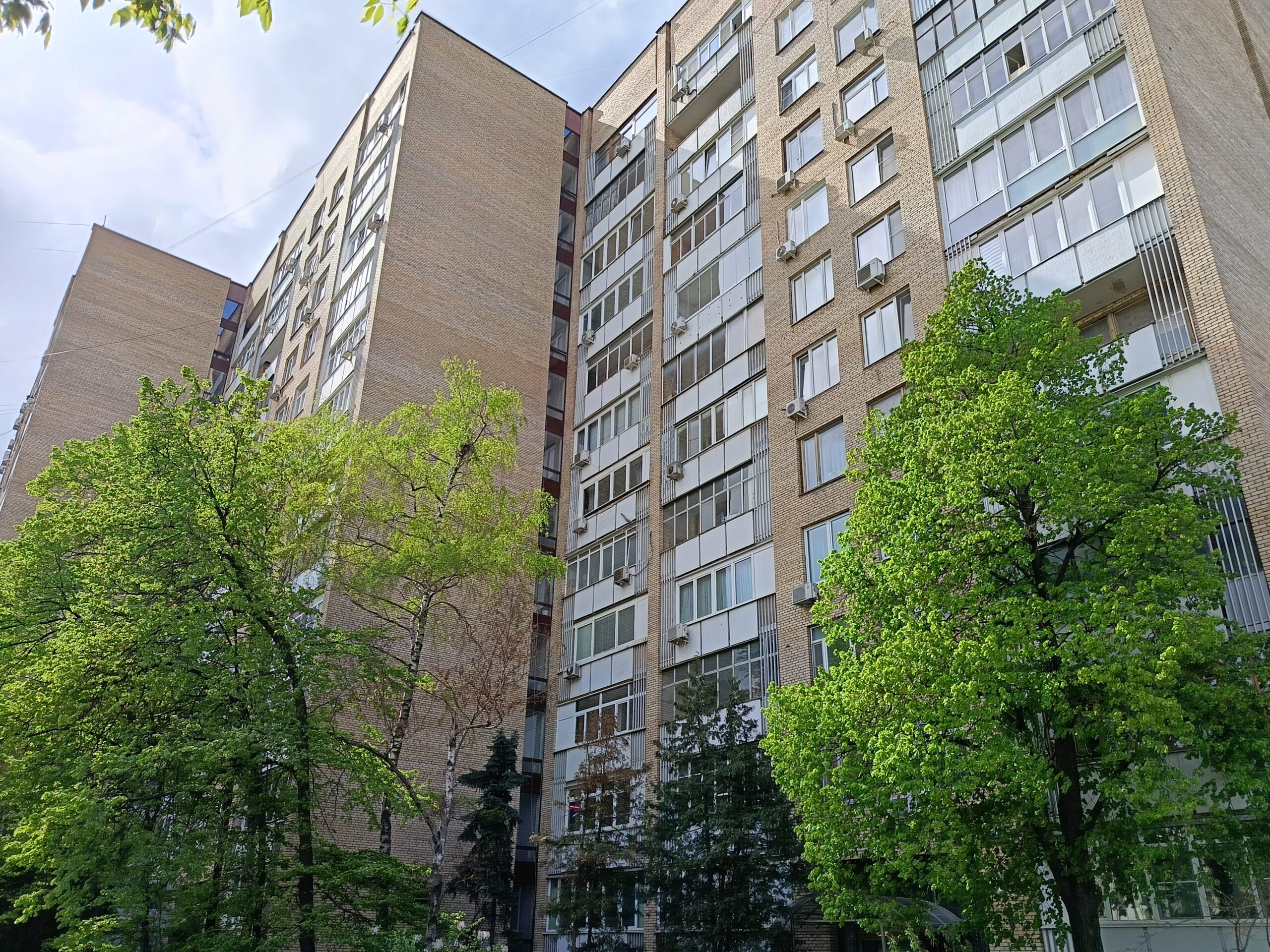 Льва Толстого, 7