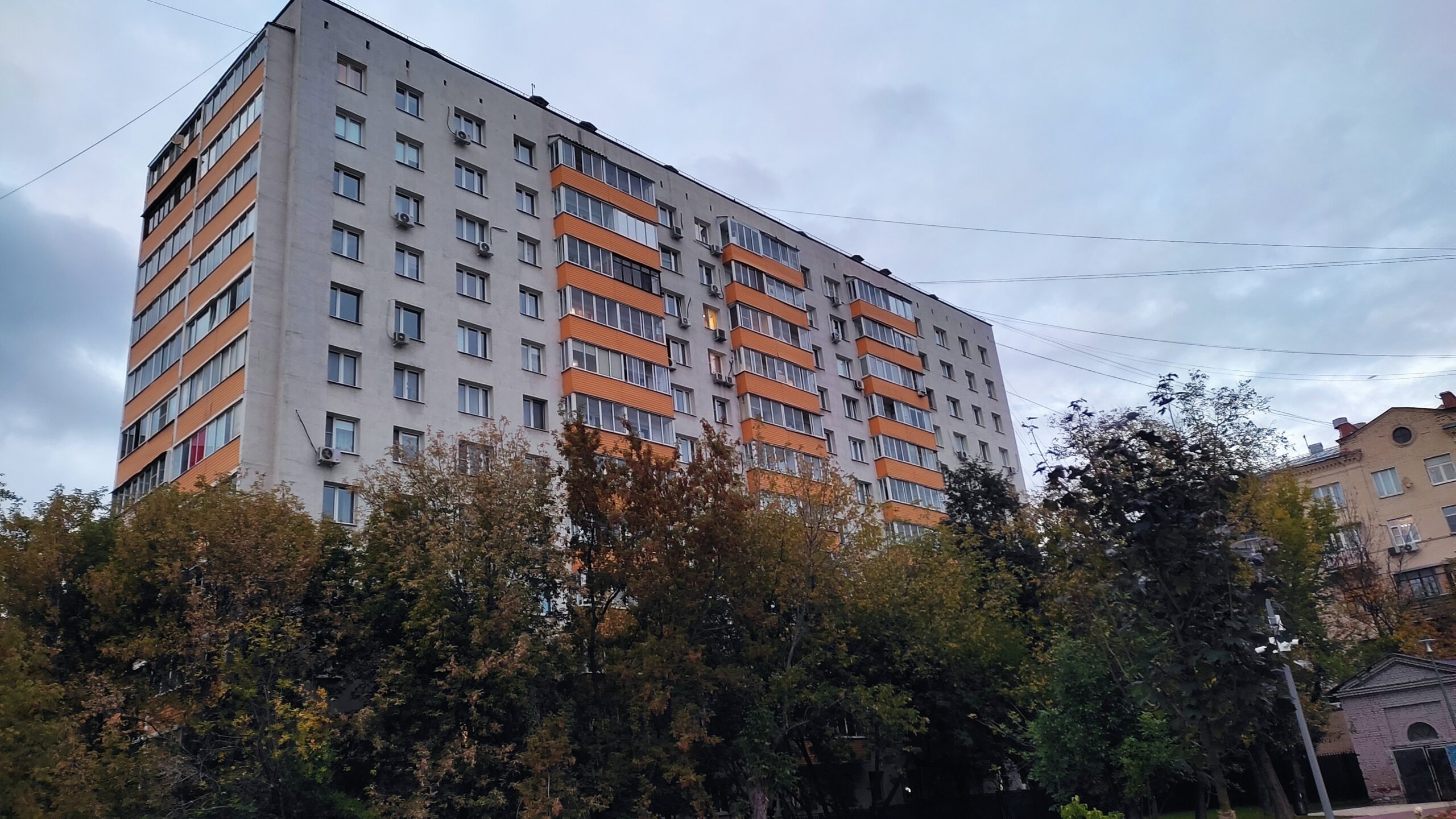 Усачева 25