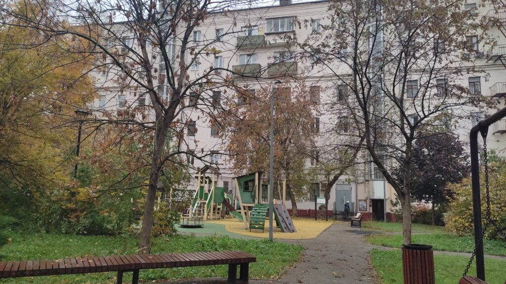Усачева 25